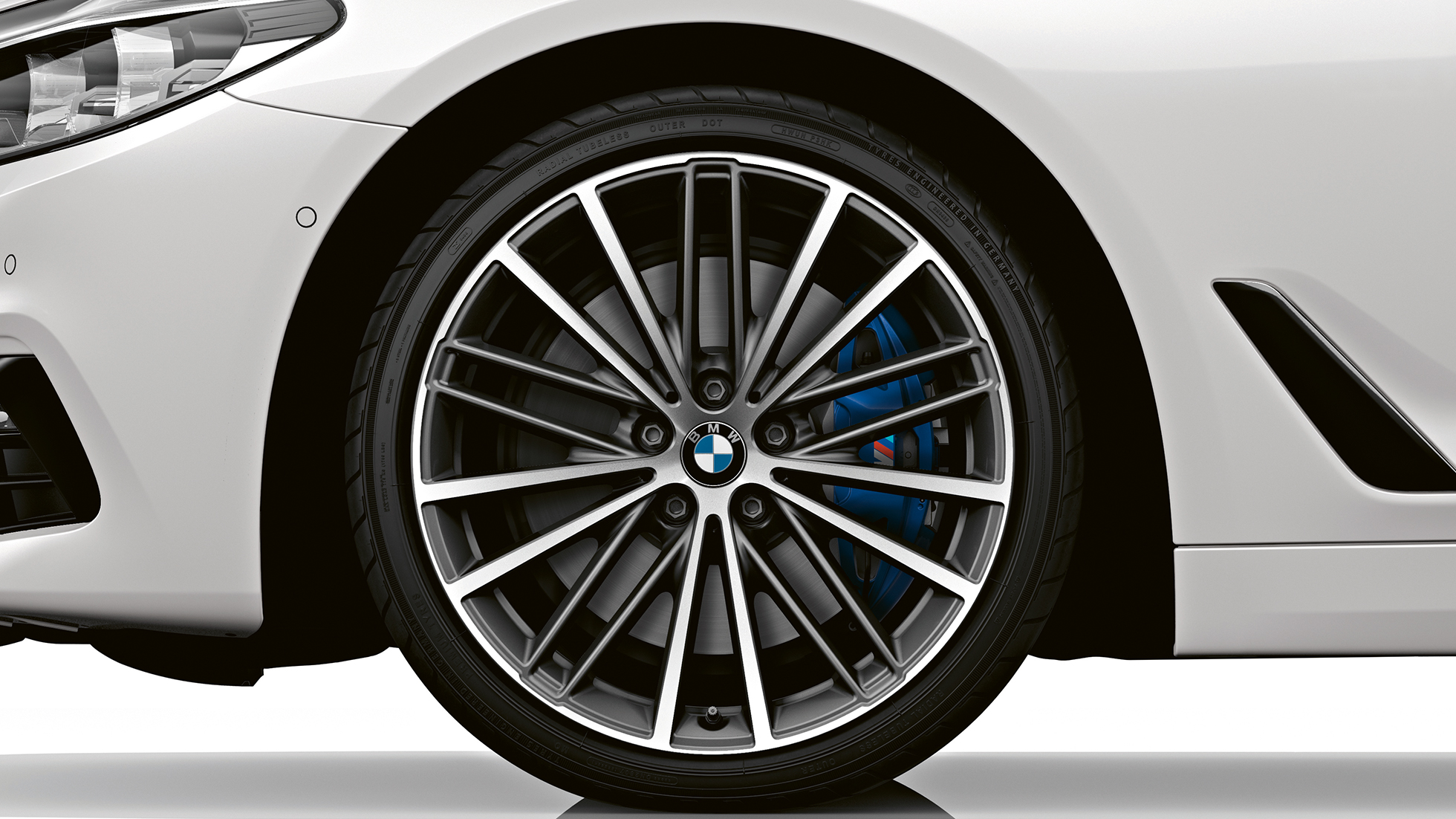 Sport Line Hjul BMW 5-serie Sedan Sport Line BMW 5-serie Sedan 540i Sedan G30 Alpinvit metallic Hjul
