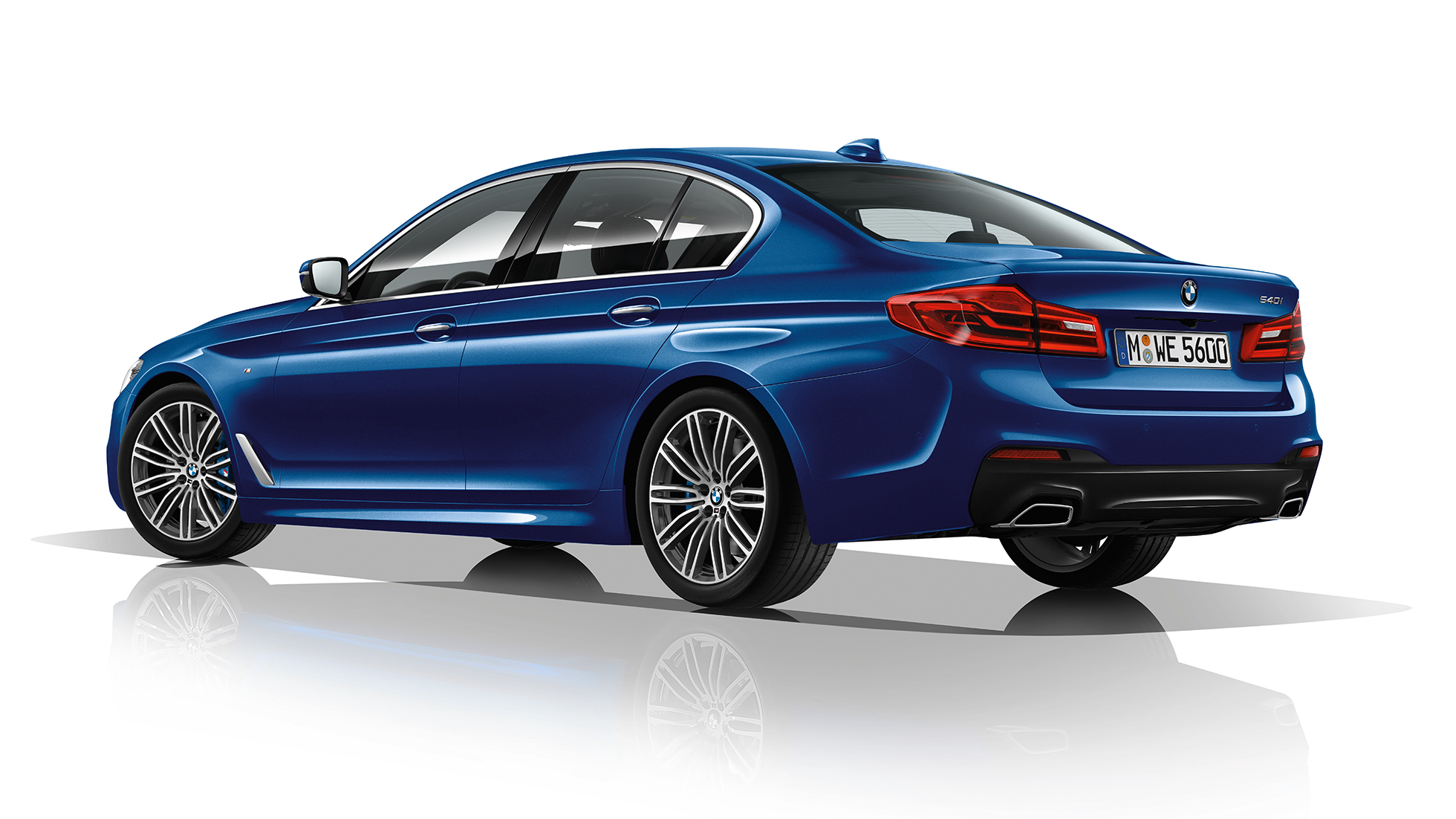 M sportpaket trefjärdedelsvy bakifrån BMW 5-serie Sedan 540i Sedan M sportpaket BMW 5-serie Sedan 540i Sedan G30 Mediterranean Blue metallic trefjärdedelsvy bakifrån