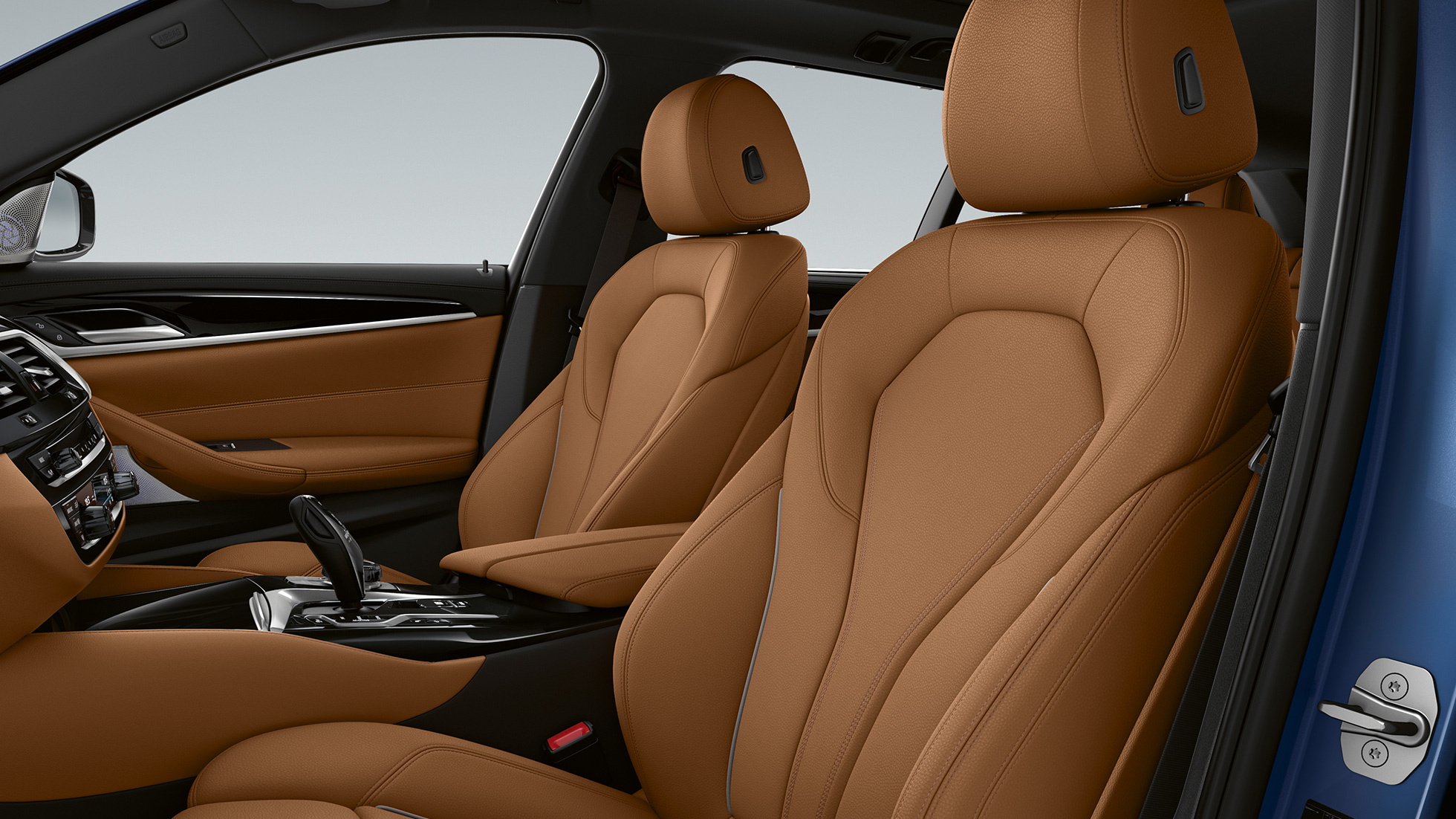 Klädsel BMW 5-serie Touring G31 M sportpaket Stolar i läder ’Dakota’ Cognac med exklusivsöm och tubsöm i kontrastfärg BMW 5-serie Touring 530e G31 2020 Standardutrustning Kupé