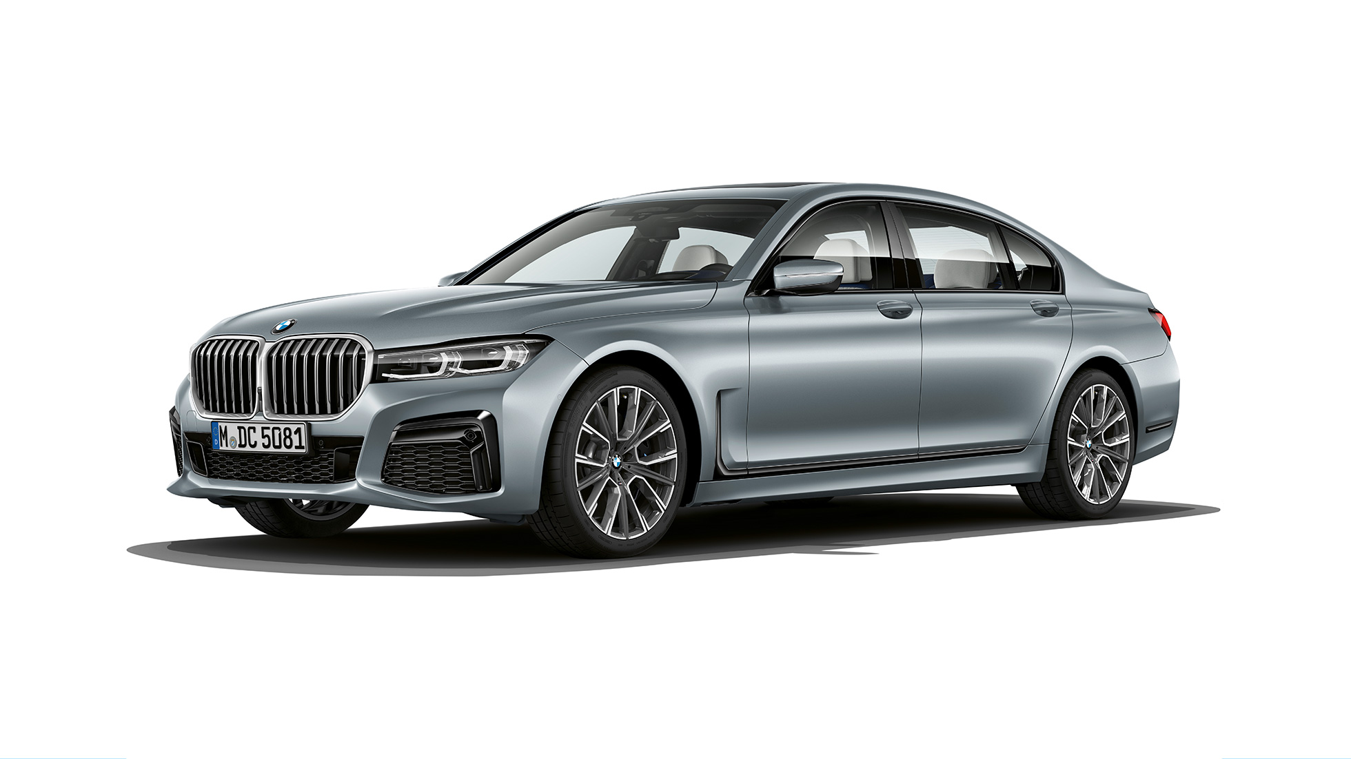 BMW 7-serie sedan M Sportpaket, i trefjärdedels vy framifrån Grå BMW 7-serie sedan med M Sportpaket i trefjärdedels vy framifrån