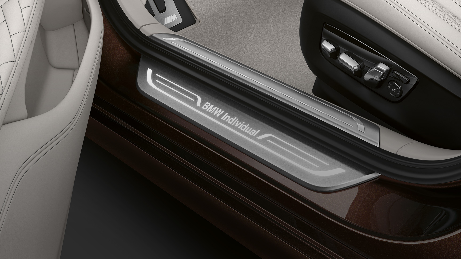 BMW Individual 7-serie sedan, instegslist BMW 7-serie sedan: Instegslist med BMW Individual-emblem