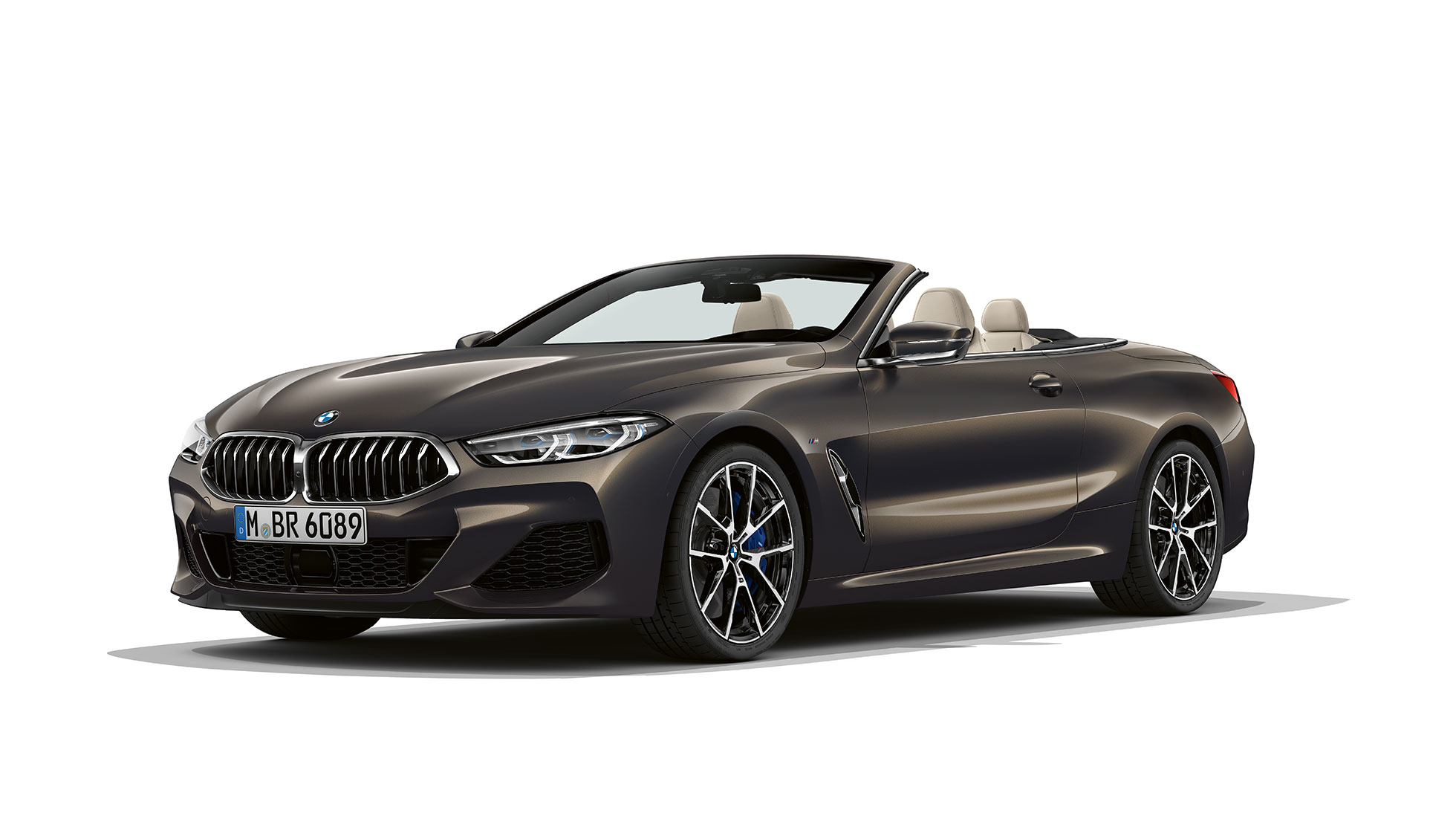 BMW M850i xDrive, Dravit Grey metallic, snett framifrån. BMW M850i xDrive, Dravit Grey metallic, snett framifrån.