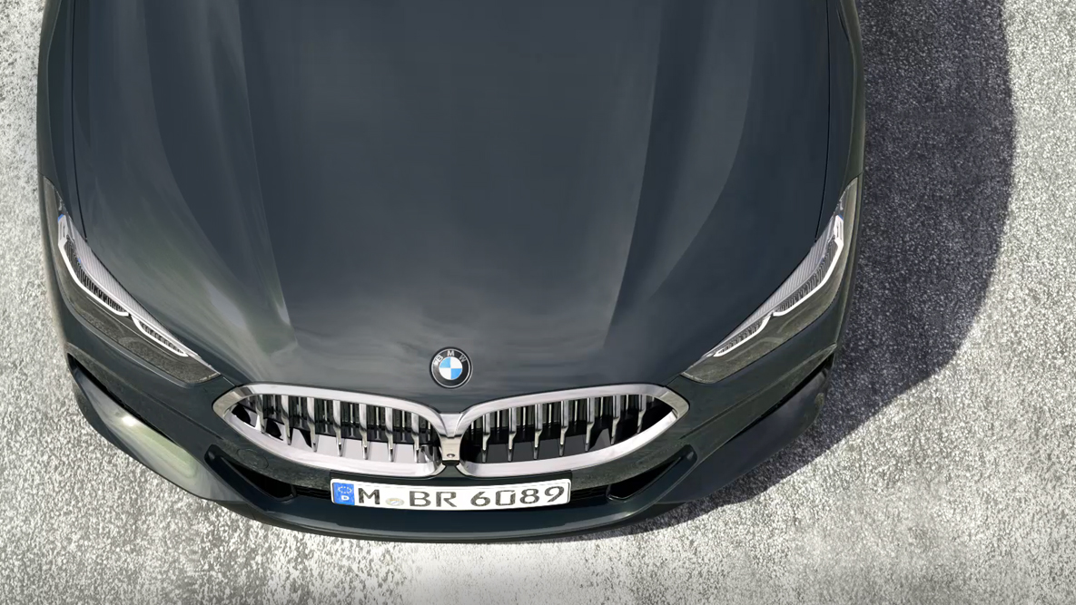 BMW M850i xDrive, fronten sedd från ovan, M Performance TwinPower Turbo V8-bensinmotor. BMW M850i xDrive, fronten sedd från ovan, M Performance TwinPower Turbo V8-bensinmotor.