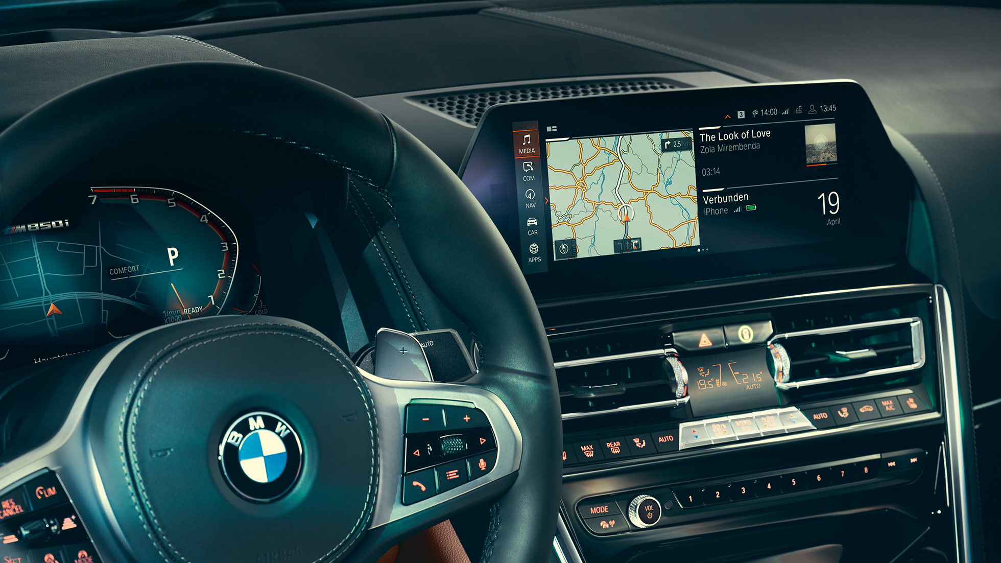 BMW 8-serie Coupé, förarplats. BMW 8-serie Coupé, förarplats, närbild med ratt och instrumentdisplay.