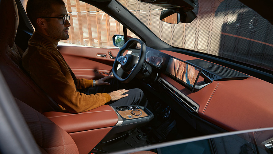 BMW iX i20 eldriven SUV interiören BMW iX i20 2021 eldriven SUV interiör läder Castanea