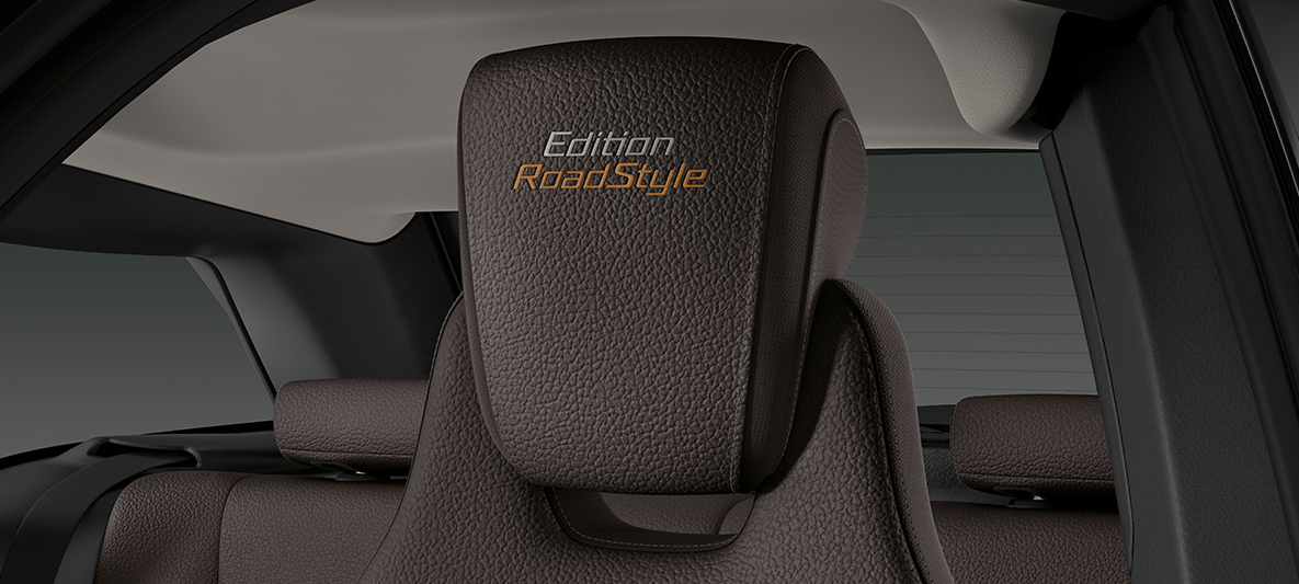 BMW i3s Edition RoadStyle 2019 Stol med ”Edition RoadStyle” dekorsömmar BMW i3s Edition RoadStyle 2019 I01 Interiör Stol med ”Edition RoadStyle” dekorsömmar