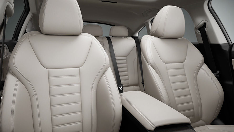 BMW i4 eDrive40 G26 2021 Mineralvit designhöjdpunkter i interiören i sammanfattning video BMW i4 eDrive40 G26 2021 Mineralvit designhöjdpunkter i interiören i sammanfattning video