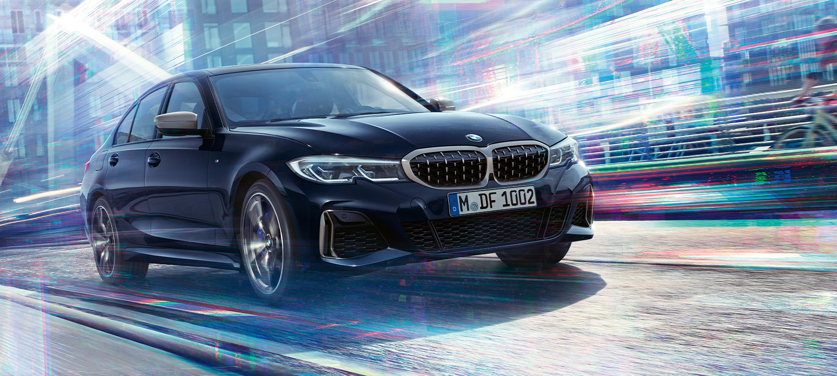 Design kördynamik BMW M340i xDrive Sedan Design kördynamik BMW M340i xDrive Sedan G20 Safirsvart metallic trefjärdedelsvy framifrån