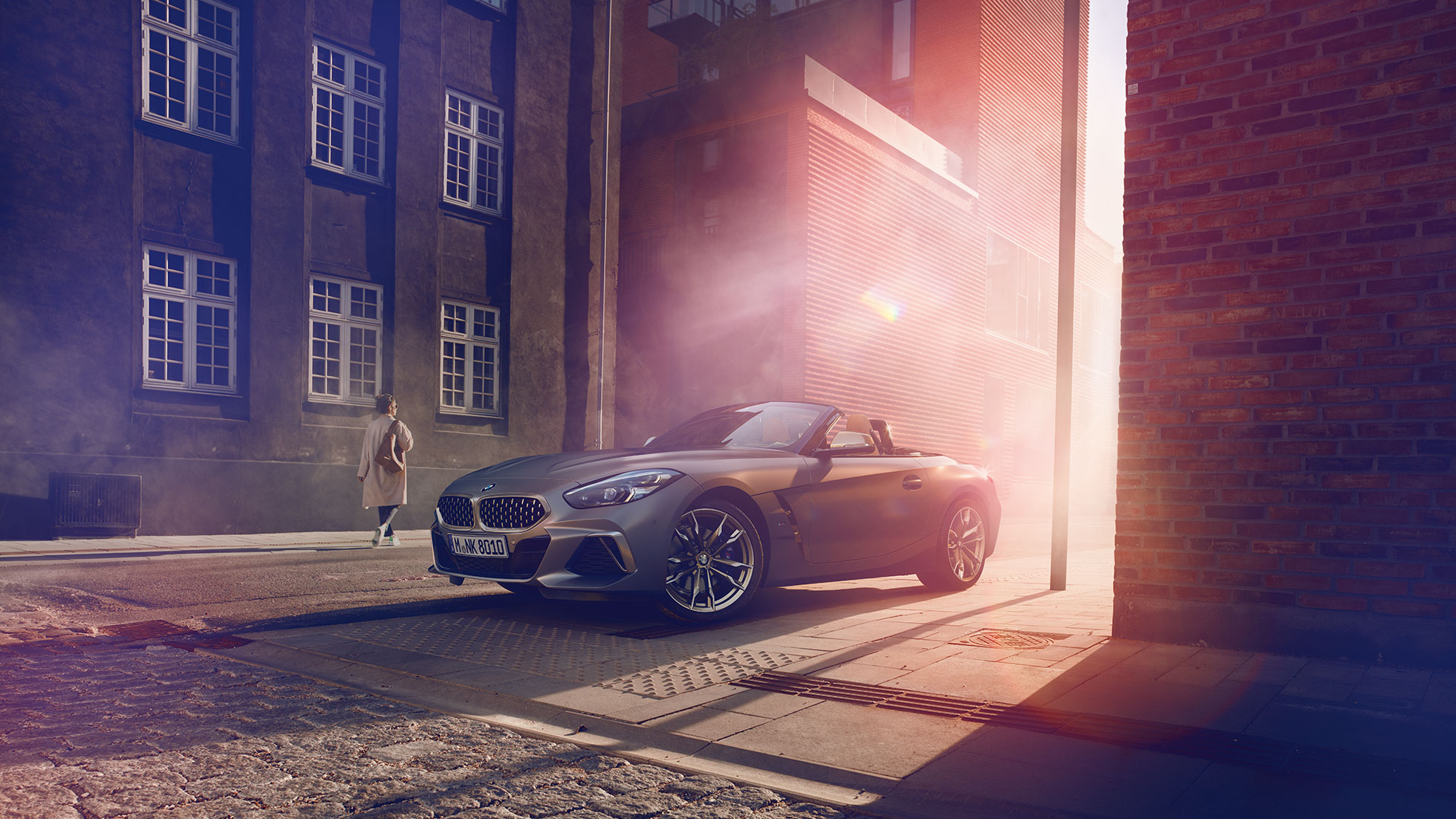 BMW X4 M40i G29 trefjärdedelsvy framifrån BMW Z4 Roadster M40i G29 2019 Cabriolet BMW Individual Frozen Grey metallic trefjärdedelsvy framifrån
