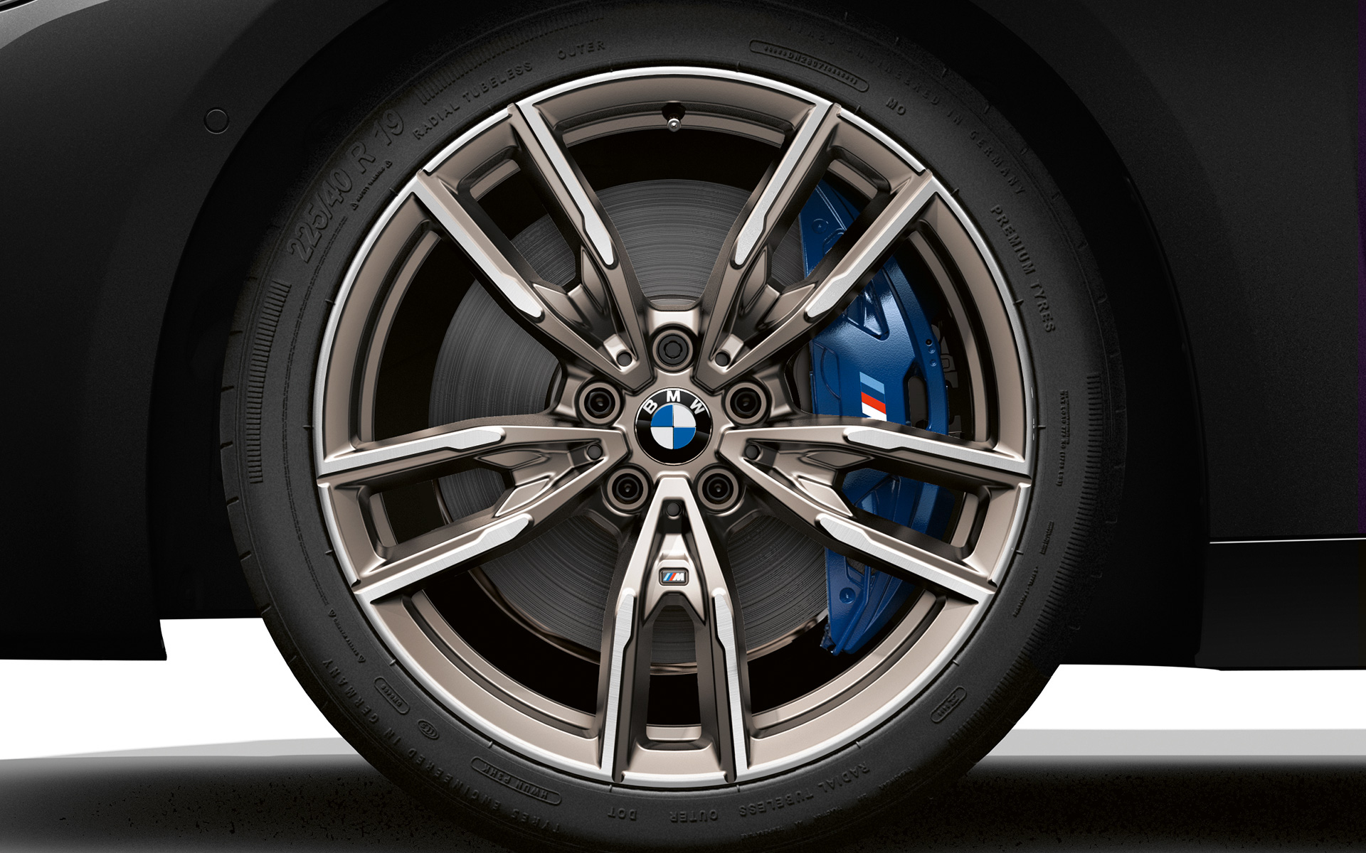 BMW M240i G42 M sportbromsar, mörkblå metallic M sportbromsar i mörkblå metallic BMW M240i G42