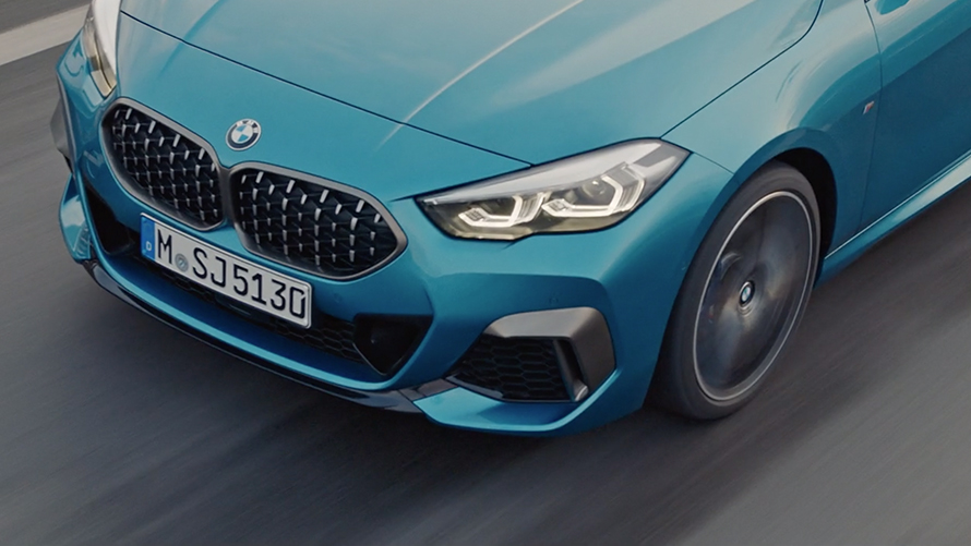 Film BMW M235i xDrive Gran Coupé Film BMW M235i xDrive Gran Coupé 2020 Safirsvart metallic F44