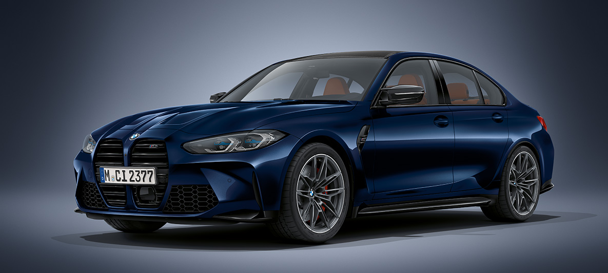 BMW Individual Frozen Brilliant White metallic BMW M3 Sedan G80 2020 BMW M3 Sedan BMW Individual Frozen Brilliant White metallic G80 2020 sedd snett framifrån parkerad