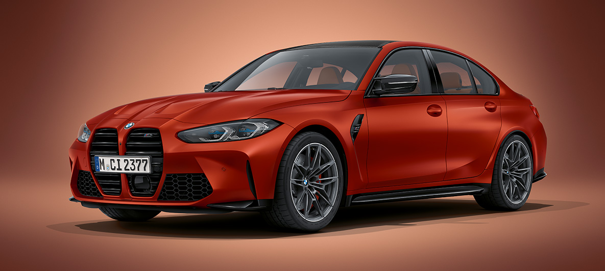 BMW Individual Frozen Black metallic BMW M3 Sedan G80 2020 BMW M3 Sedan BMW Individual Frozen Black metallic G80 2020 sedd snett framifrån parkerad