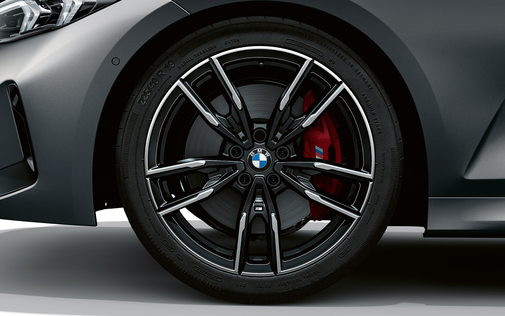 19'' M lättmetallfälgar dubbeleker 792 M Bicolor Jetblack BMW M340i xDrive Sedan G20 BMW M340i xDrive Sedan G20 BMW Individual Frozen Pure Grey metallic 19" M lättmetallfälgar dubbeleker 792 M Bicolor Jetblack