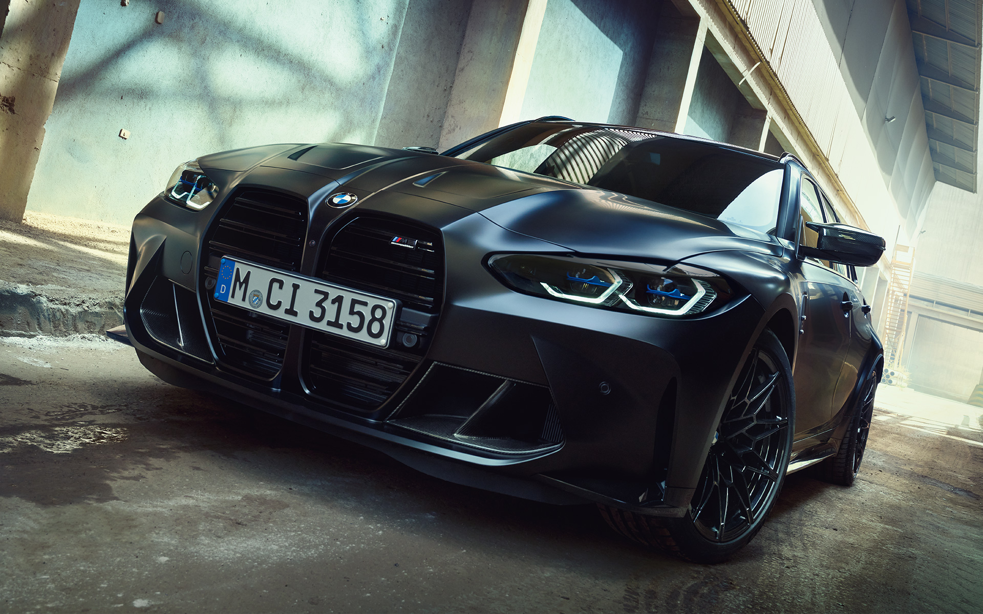 M Design BMW M3 Competition Touring G81 BMW Individual Frozen Black metallic BMW M3 Competition Touring G81 BMW Individual Frozen Black metallic M Design sedd snett framifrån