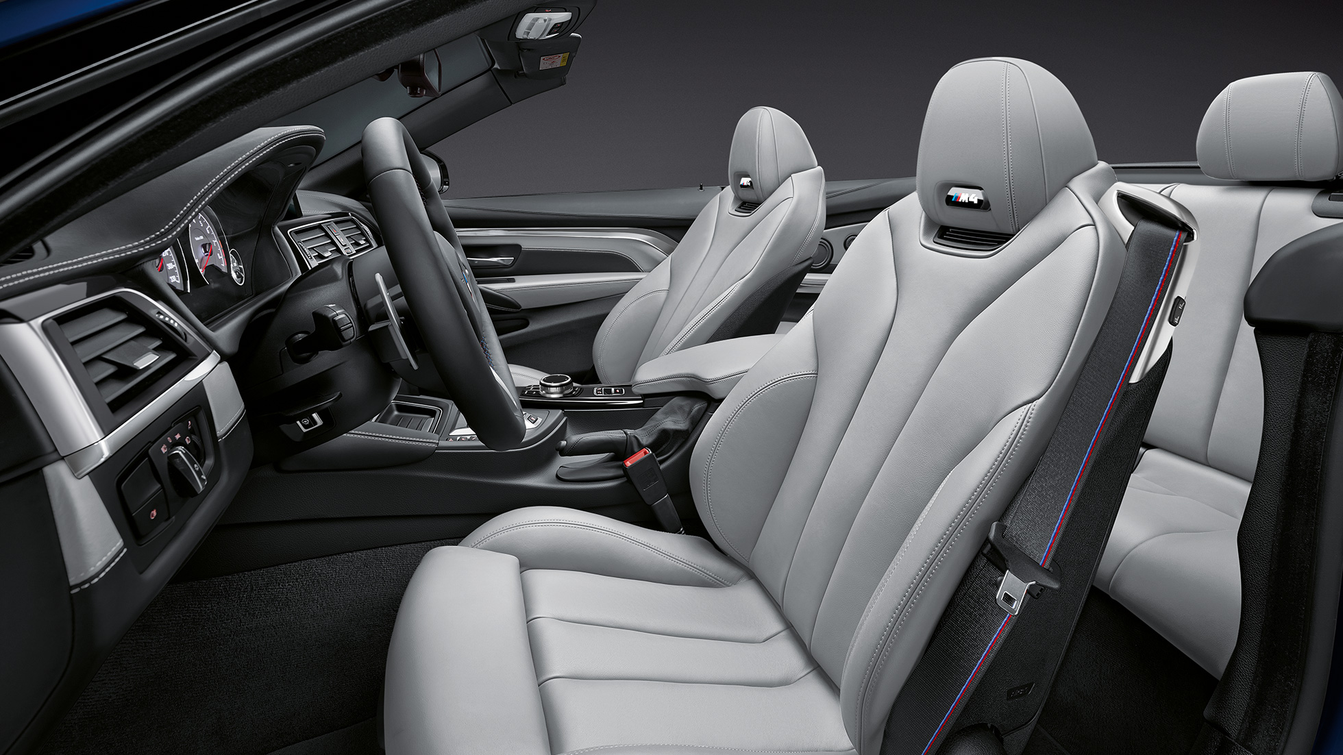 BMW M4 Cabriolet, interiör BMW M4 Cabriolet, interiör, förarplats