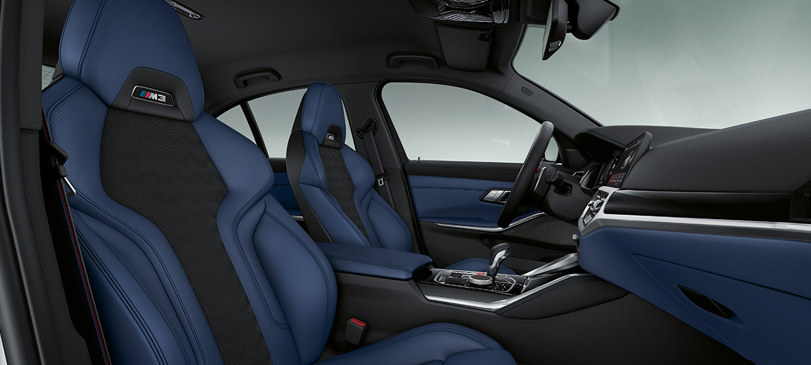 BMW Individual utökad helläderutrustning ’Merino’ Fjordblå/Svart BMW M4 Coupé 2020 G82 kupé BMW Individual utökad läderutrustning 'Merino' Fjordblå/Svart BMW M4 Coupé G82 2020 kupé Cockpit