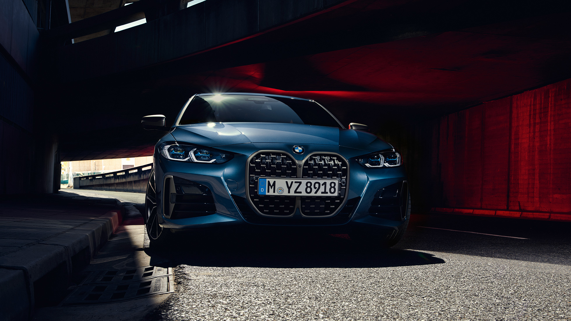 BMW dubbelnjure LED-strålkastare BMW M440i xDrive Coupé G22 2020 BMW M440i xDrive Coupé Arctic Race Blue metallic G22 2020 sedd framifrån BMW dubbelnjure LED-strålkastare