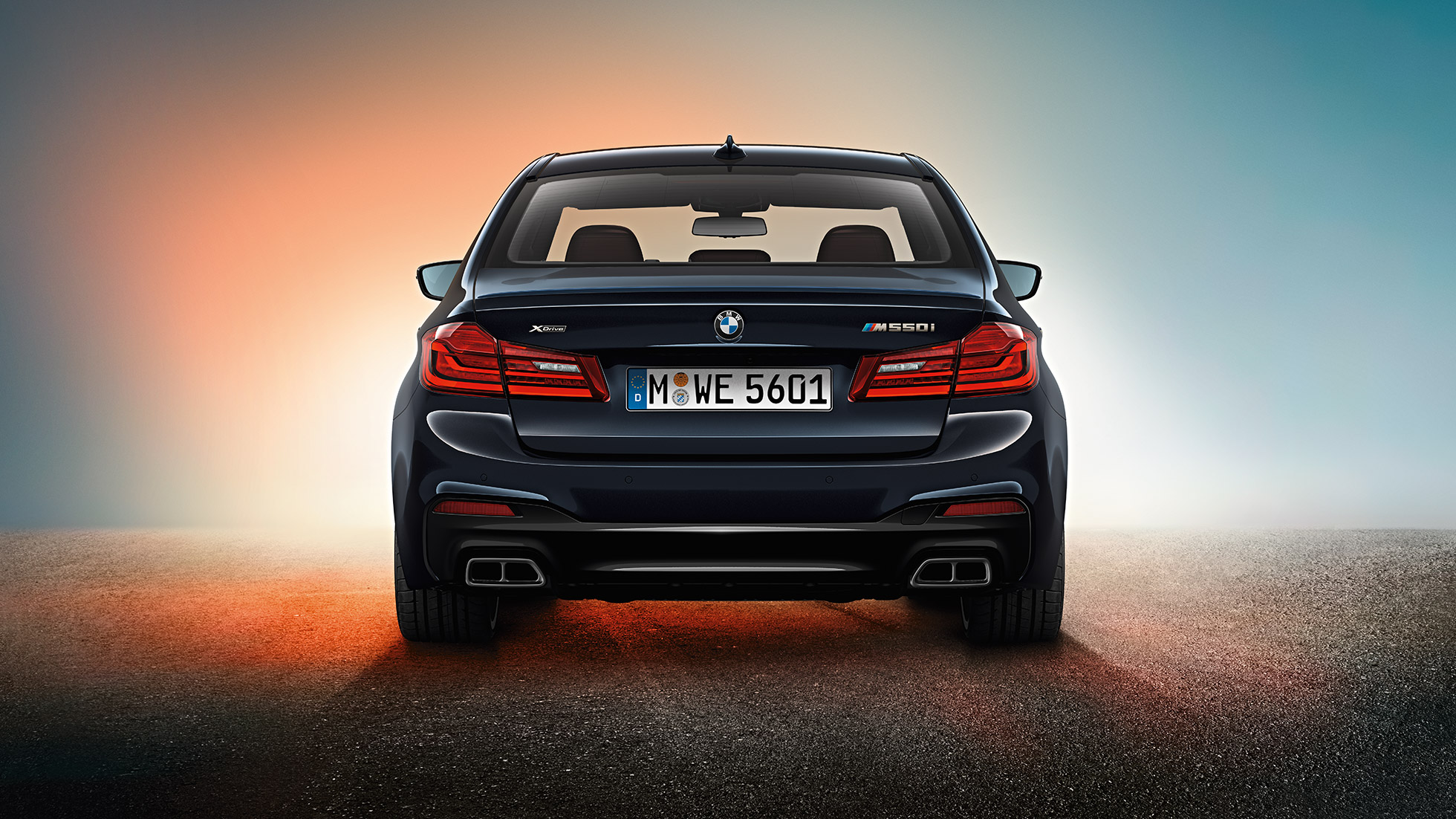 Bakpartiets design. BMW M550i och BMW M550d Design vy bakifrån.