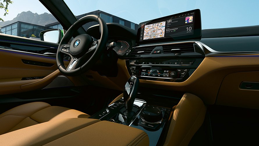 BMW M550i xDrive Sedan G30 LCI Facelift 2020 kupé