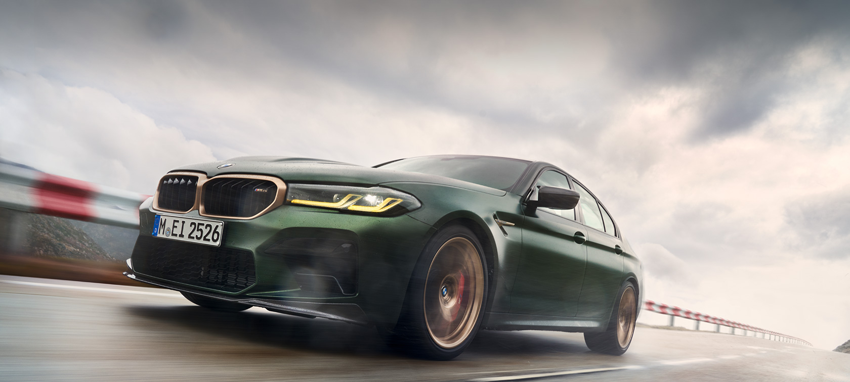BMW M5 CS F90 2021 Frozen Deep Green metallic sedd framifrån