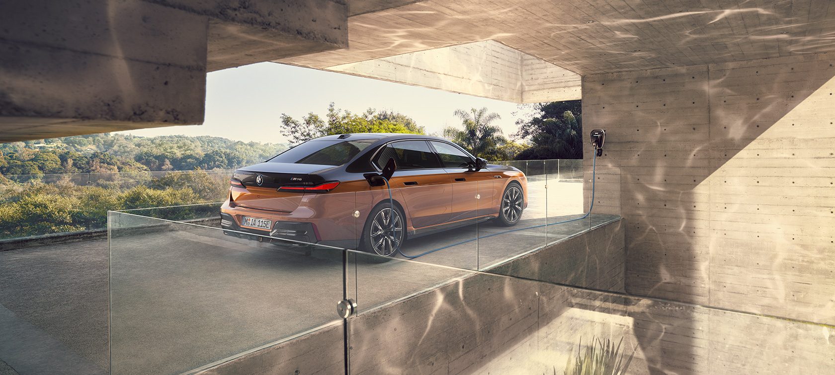 Video utvändig utrustning BMW i7 M70 xDrive Sedan G70 BMW i7 M70 xDrive Sedan G70 video utvändig utrustning