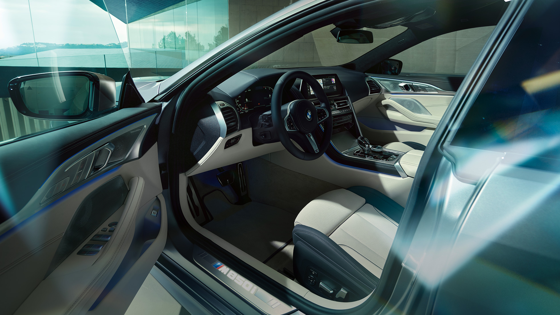Förarplats BMW M850i xDrive Gran Coupé Förarplats BMW M850i xDrive Gran Coupé kupé G16 2019