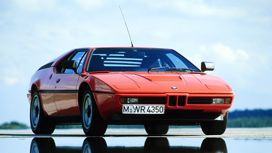 BMW M1 E26 sedd snett framifrån stillastående BMW M-modeller BMW M1 E26 sedd snett framifrån stillastående