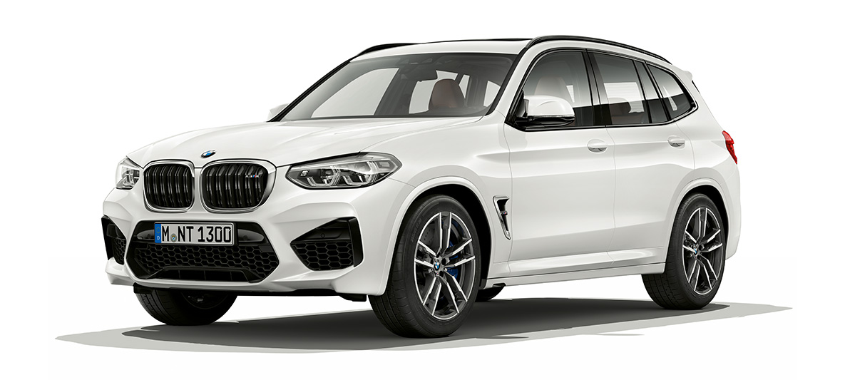 BMW X3 M, Trefjärdedels vy från sidan. BMW X3 M i Alpinvitt, Exteriör, Trefjärdedels vy från sidan.