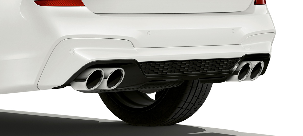 BMW X3 M, ändrör i krom. BMW X3 M, Exteriör, bakparti med ändrör i krom.