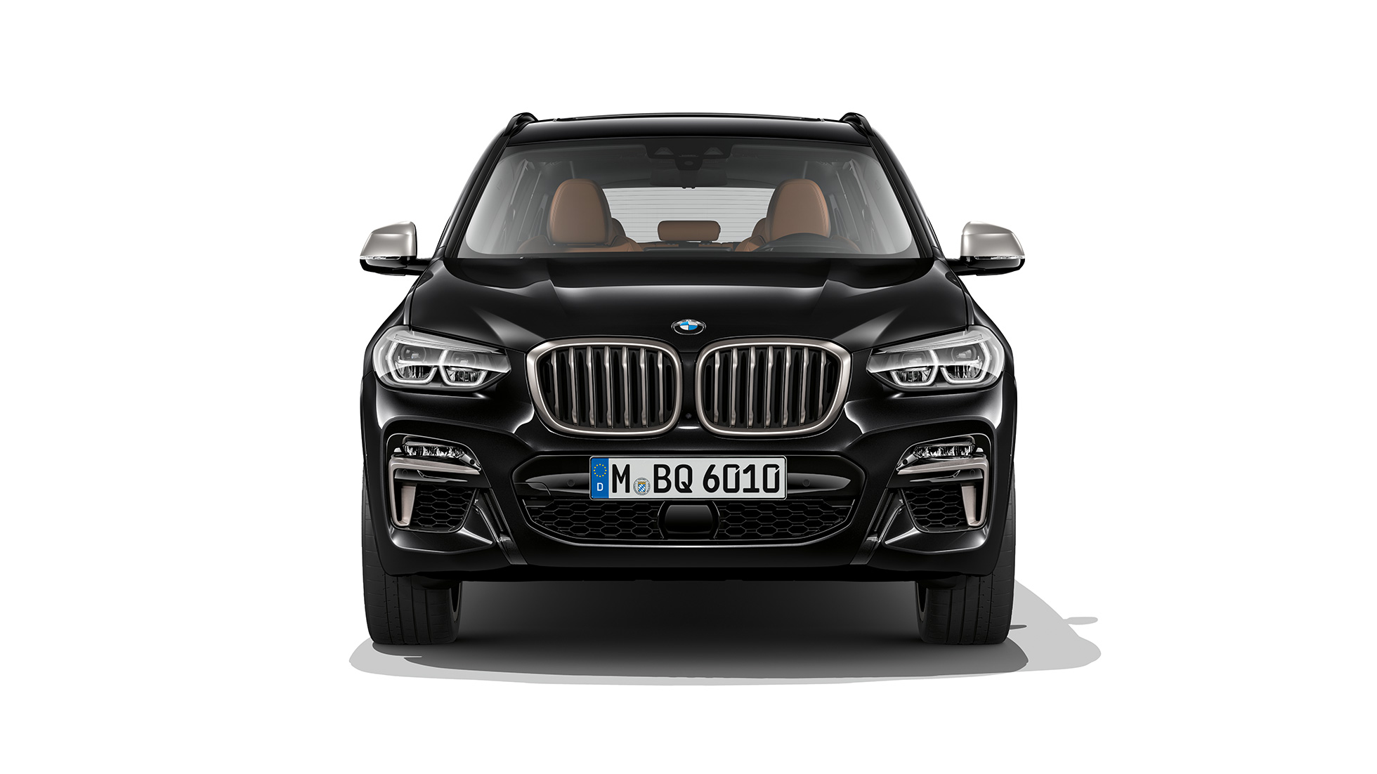 BMW X3 M40i och BMW X3 M40d, vy framifrån. BMW X3 M40i och BMW X3 M40d i Safirsvart metallic, Exteriör, trefjärdedels vy framifrån.