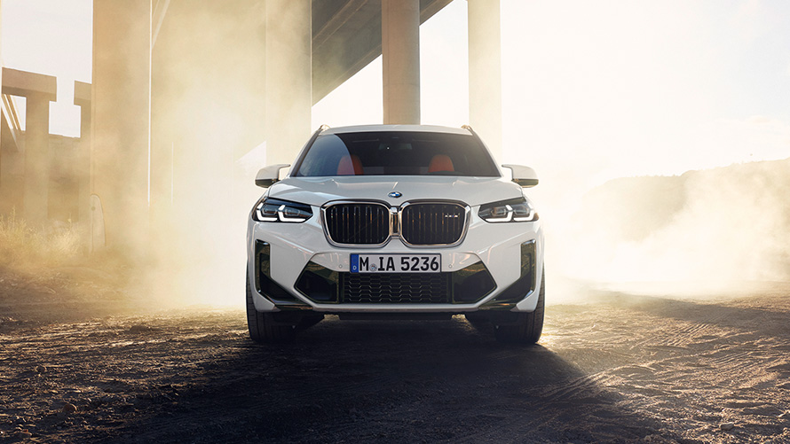 BMW X3 M F97 LCI Facelift 2021 Alpinvit sedd framifrån