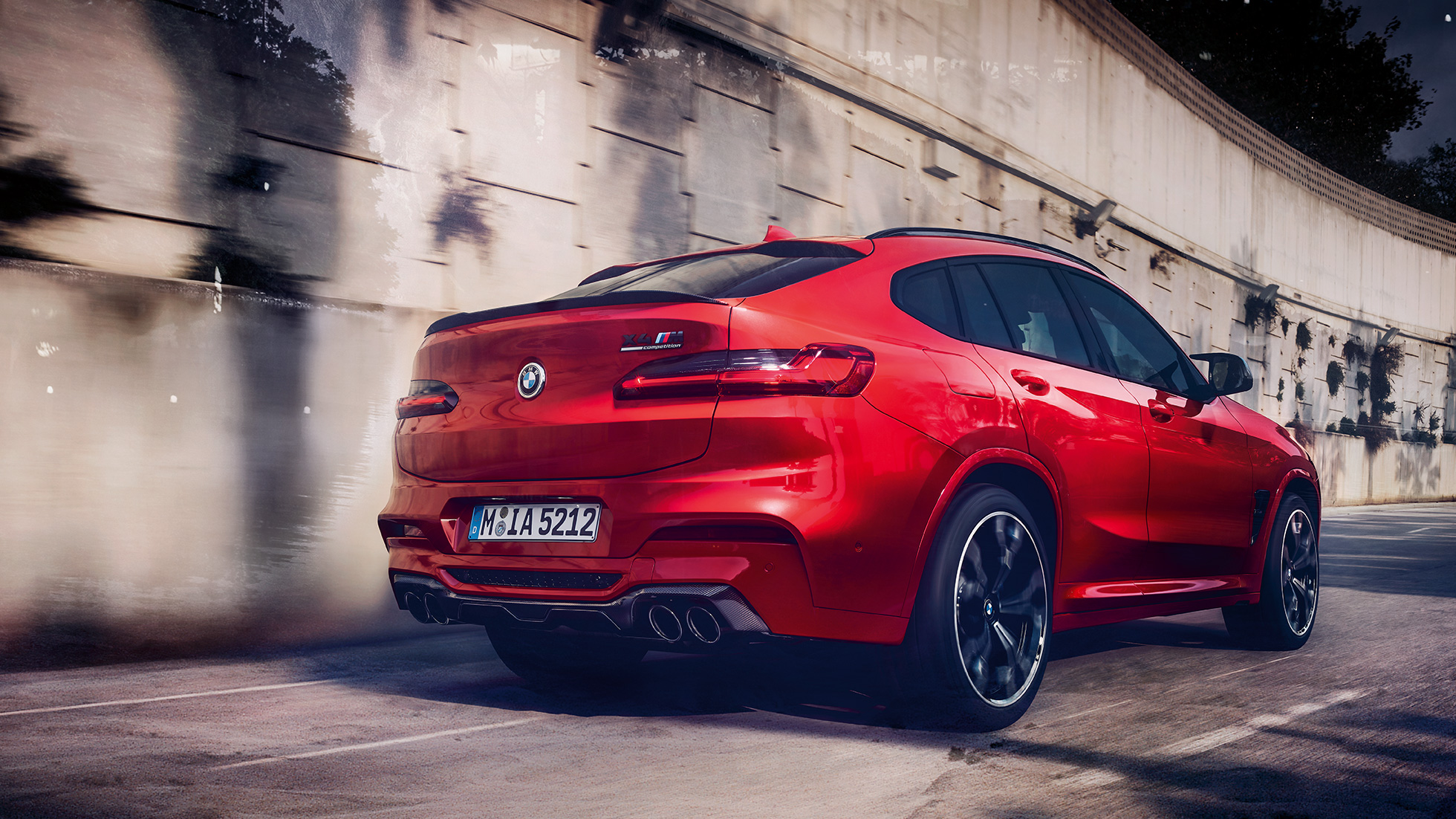 BMW X4 M Competition, backspegelskåpor i kolfiber. BMW X4 M Competition i Torontoröd metallic, Exteriör, M Carbon exteriörpaket, backspegelskåpor i kolfiber.