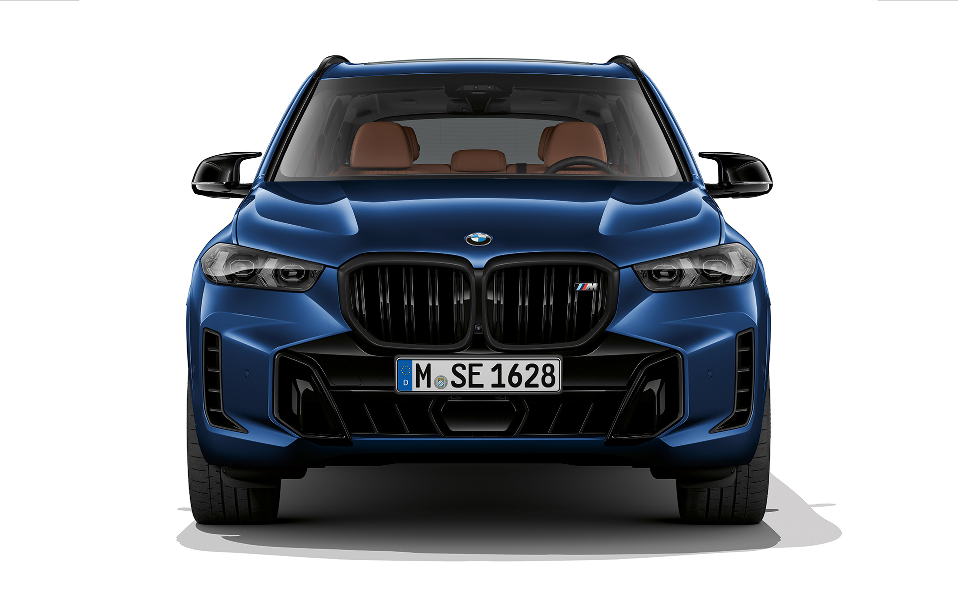 BMW X5 M60i xDrive G05 MP front i närbild