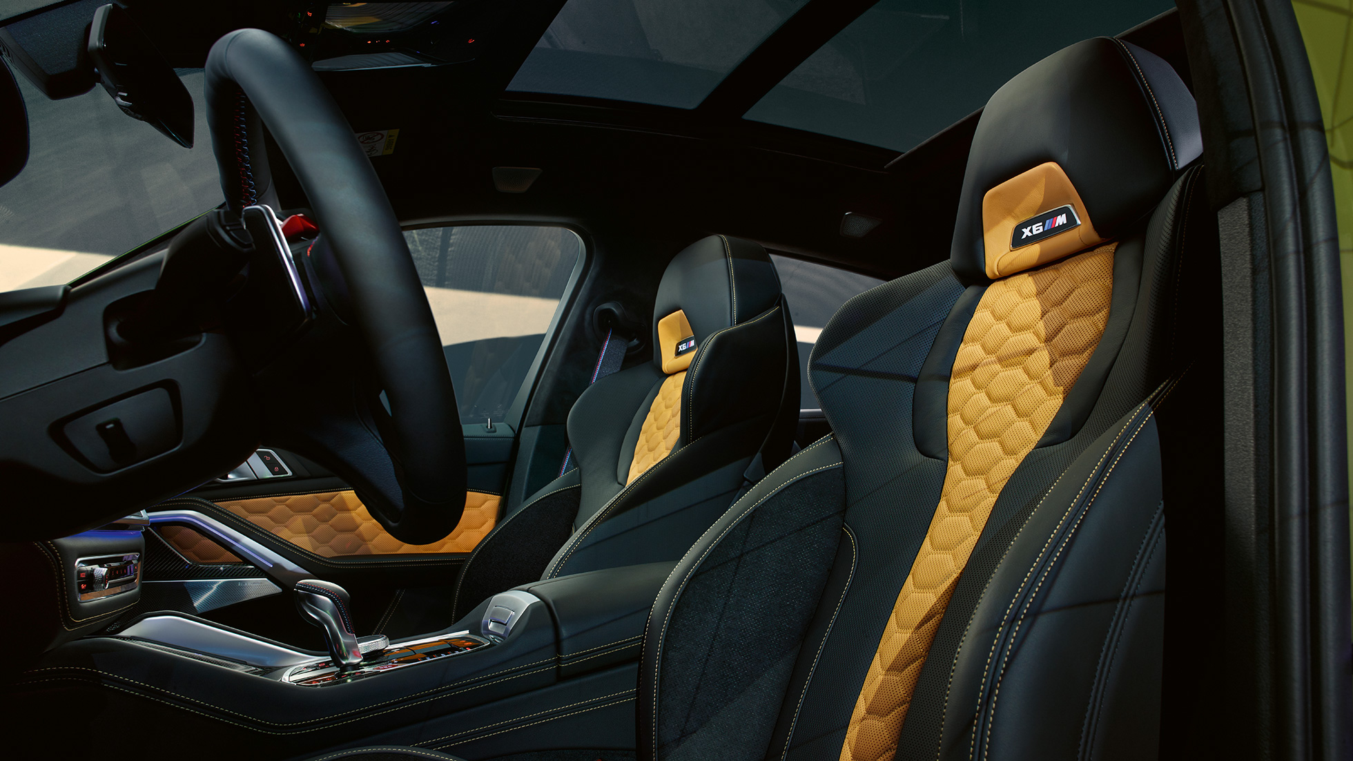 M multifunktionsstolar för BMW X6 M Competition M multifunktionsstolar med belyst X6 M-logotyp BMW X6 M Competition F96 kupé