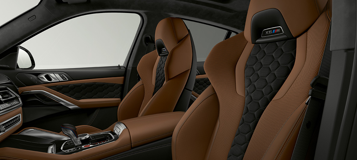 M multifunktionsstolar BMW X6 M F96 M multifunktionsstolar med X6 M-logotyp BMW X6 M F96 2020 SUV kupé