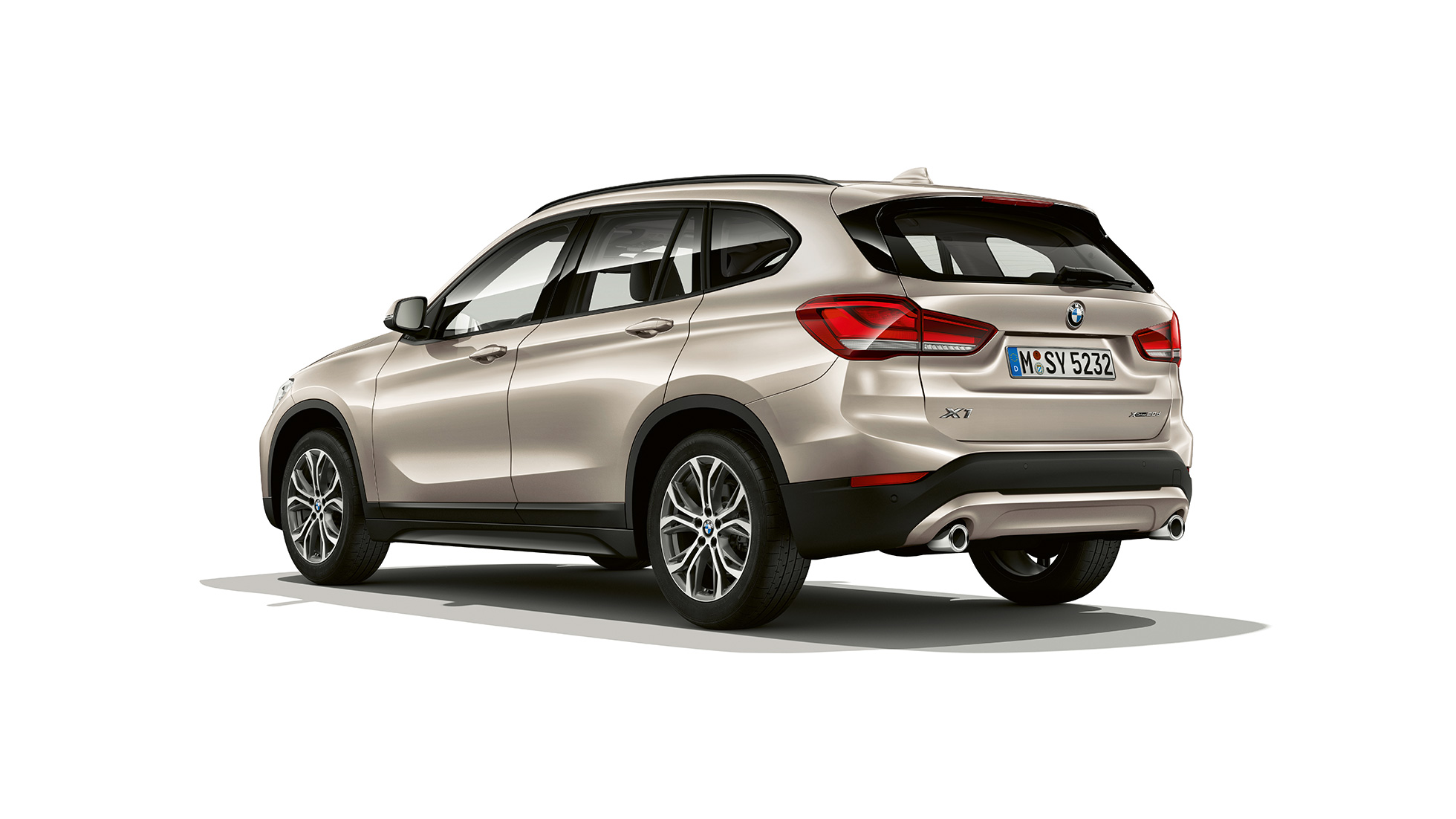 BMW X1, Modell Advantage, trefjärdedelsvy bakifrån BMW X1, Modell Advantage, trefjärdedelsvy framifrån studiobild