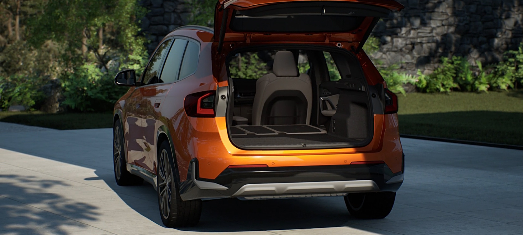 BMW X1 xDrive23i U11 ICE xLine Utah Orange metallic bagageutrymmets volym och dragkrok Bagageutrymmets volym och dragkrok BMW X1 xDrive23i U11 ICE xLine Utah Orange metallic 20" BMW Individual lättmetallfälgar Multieker 869 I