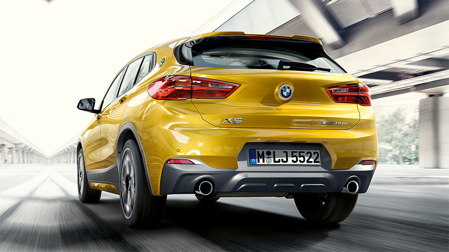 BMW X2 F39 2020 Brooklyngrå sedd från sidan