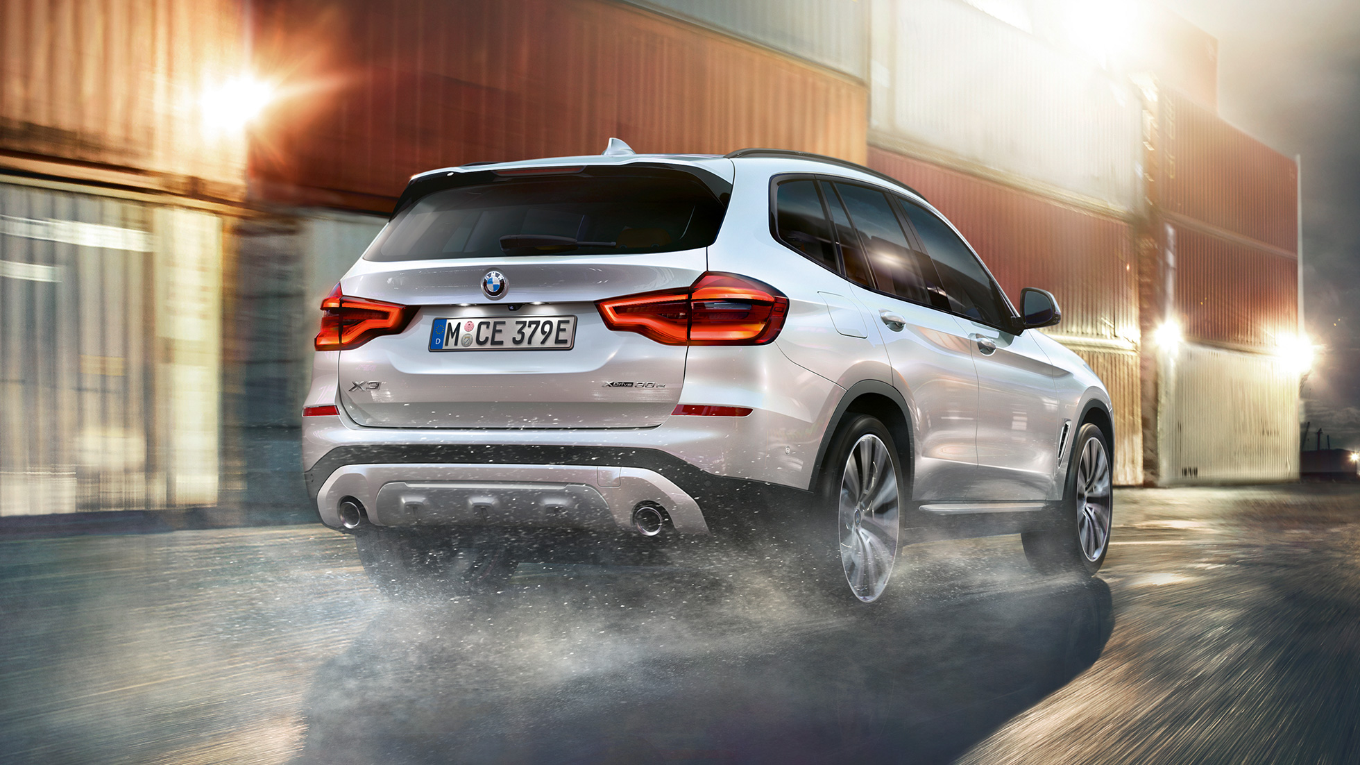 BMW X3 M40i, bild bakifrån med emblem BMW X3 M40i, bild bakifrån med emblem
