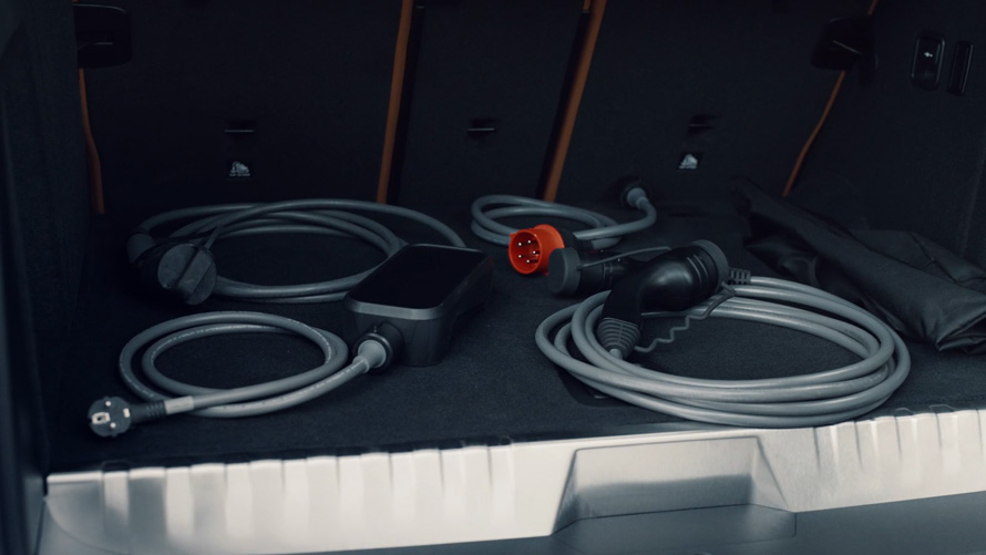 Plug-in-Hybrid BMW X3 xDrive30e G01 Plug-in-Hybrid und Ladekabel 2021 Plug-in-Hybrid BMW X3 xDrive30e G01 Plug-in-Hybrid laden und verschiedene Ladekabel 2021