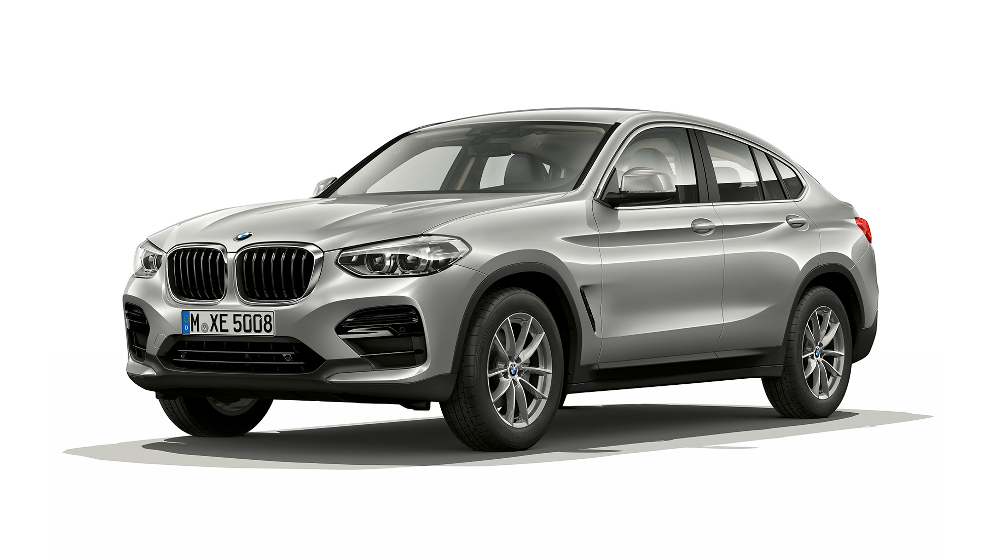 Trefjärdedelsvy framifrån BMW X4 Modell Advantage BMW X4 xDrive20d Modell Advantage G02 2018 Glaciärsilver trefjärdedelsvy framifrån
