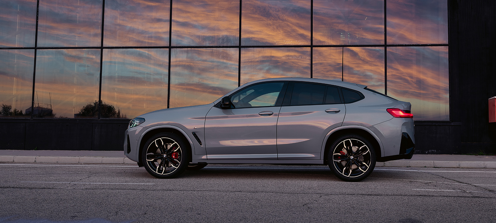 BMW X4 G02 Brooklyn-grå Sedd från sidan 2021