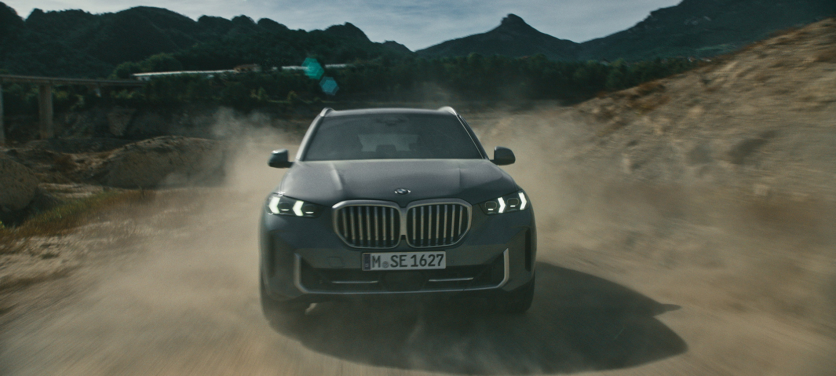 Filmklipp kördynamik BMW X5 G05 LCI BMW X5 G05 LCI filmklipp kördynamik