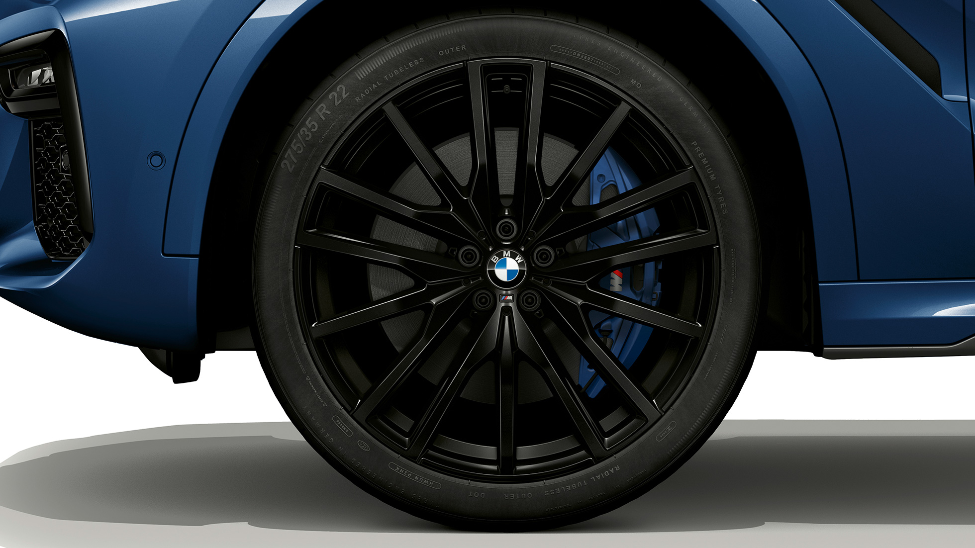 BMW X6 med M-sportpaket, lättmetallfälg. BMW X6 med M-sportpaket med fokus på lättmetallfälg.