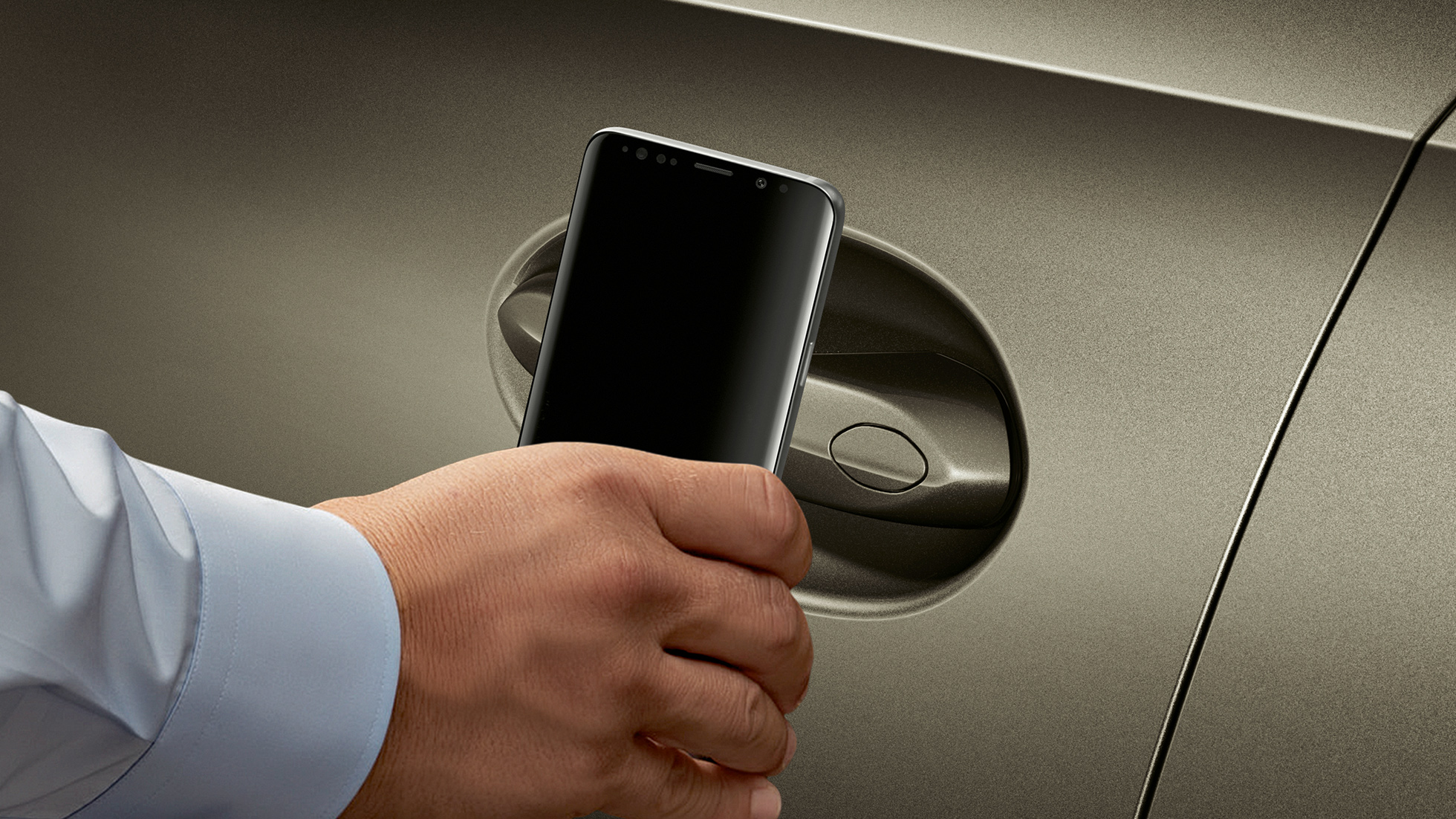Smart Access för smartphone. BMW X6 som öppnas via Smart Access för smartphone.