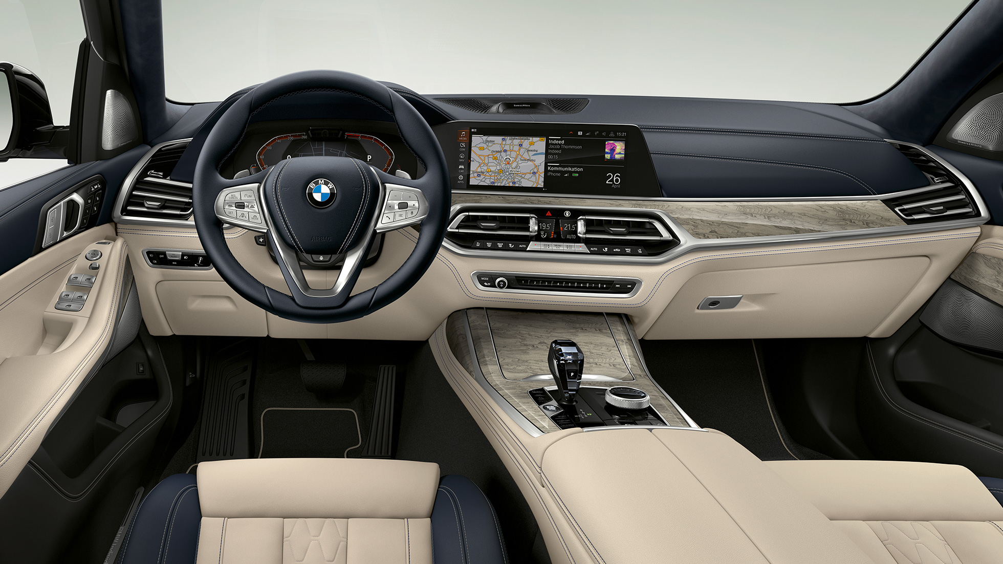 BMW X7, Design Pure Excellence, förarplats Närbild framifrån av förarplatsen i BMW X7 med Design Pure Excellence