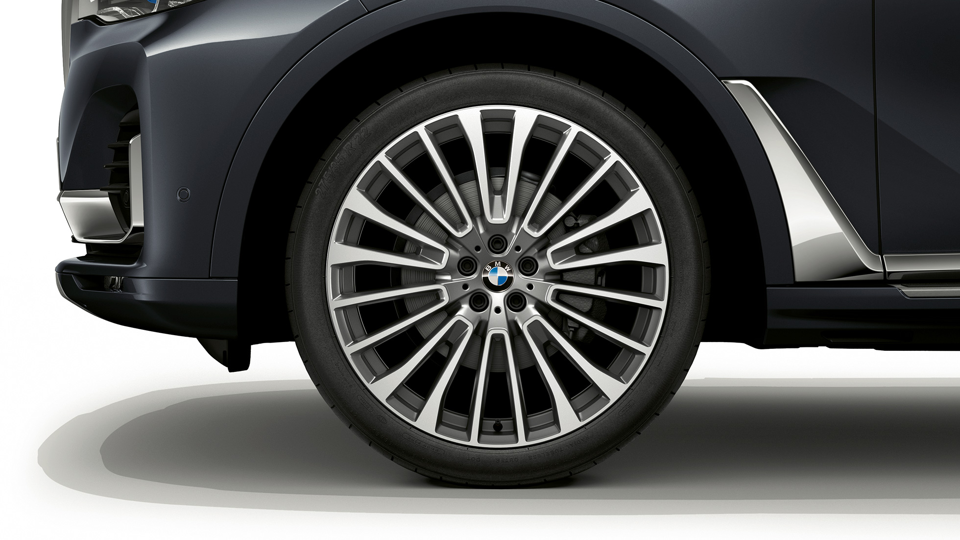 BMW X7, Design Pure Excellence, dörrsida Närbild på dörrsidan i BMW X7 med Design Pure Excellence
