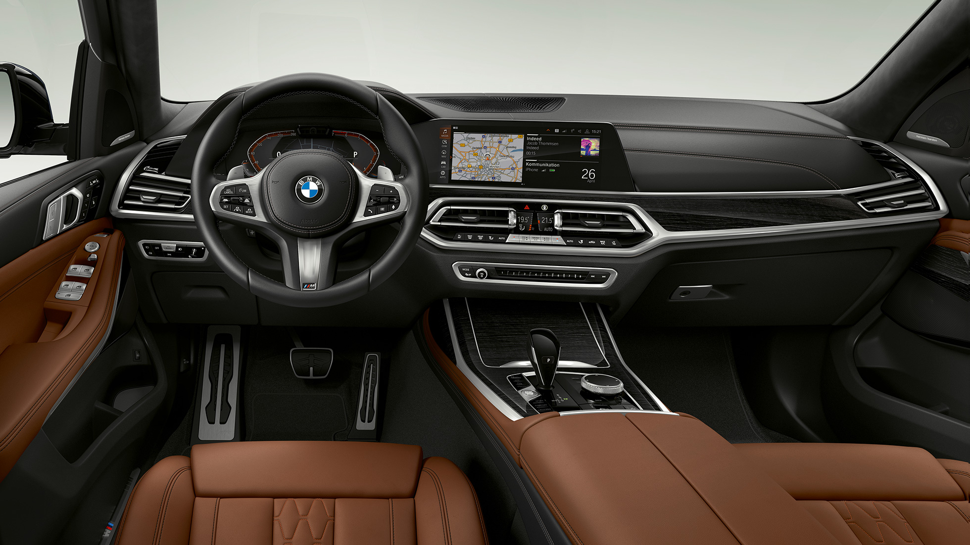 BMW X7 M Sport, förarplats Närbild framifrån av förarplatsen i BMW X7 i utförandet M Sport