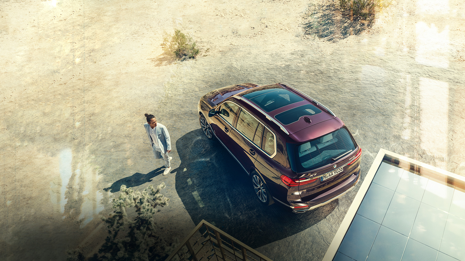 BMW Individual X7 xDrive40i, sedd ur fågelperspektiv BMW X7 i Ametrin metallic, parkerad och sedd ur fågelperspektiv, G07 2019